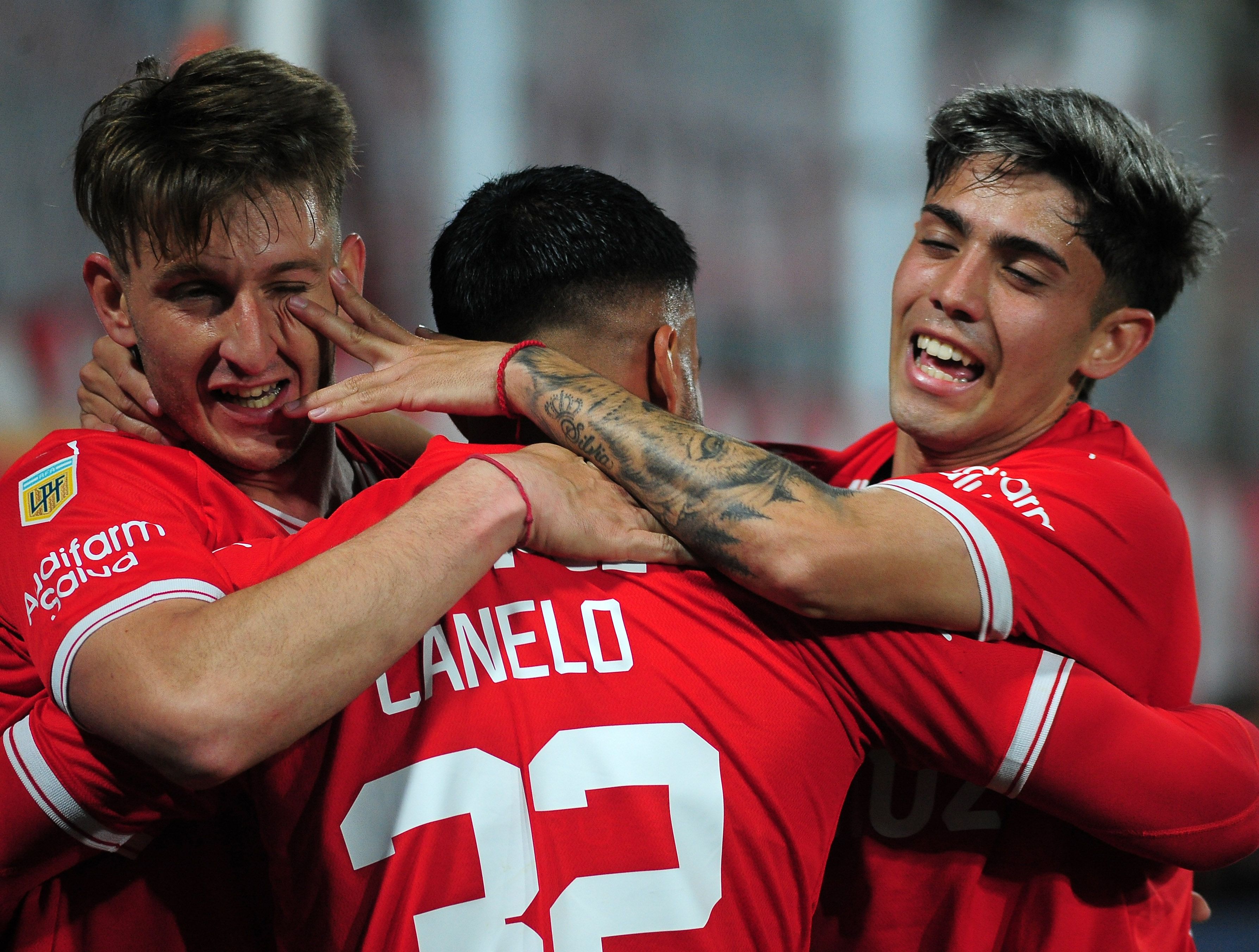 Independiente and Canelo's celebration against Huracán.  (Photobaires).