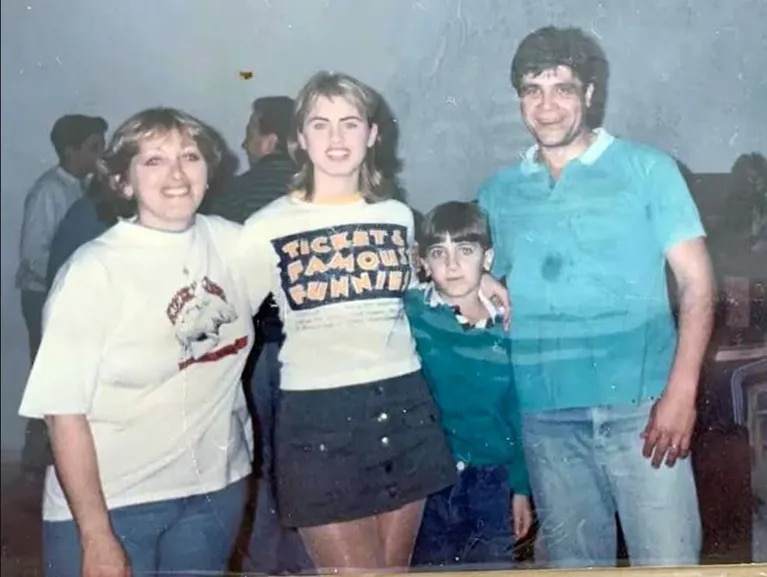 Silvina Luna at 15 years old, and Ezequiel Luna at just 10 years old, together with their parents Sergio Luna and Roxana Chera.  (Photo: Courtesy Caras)