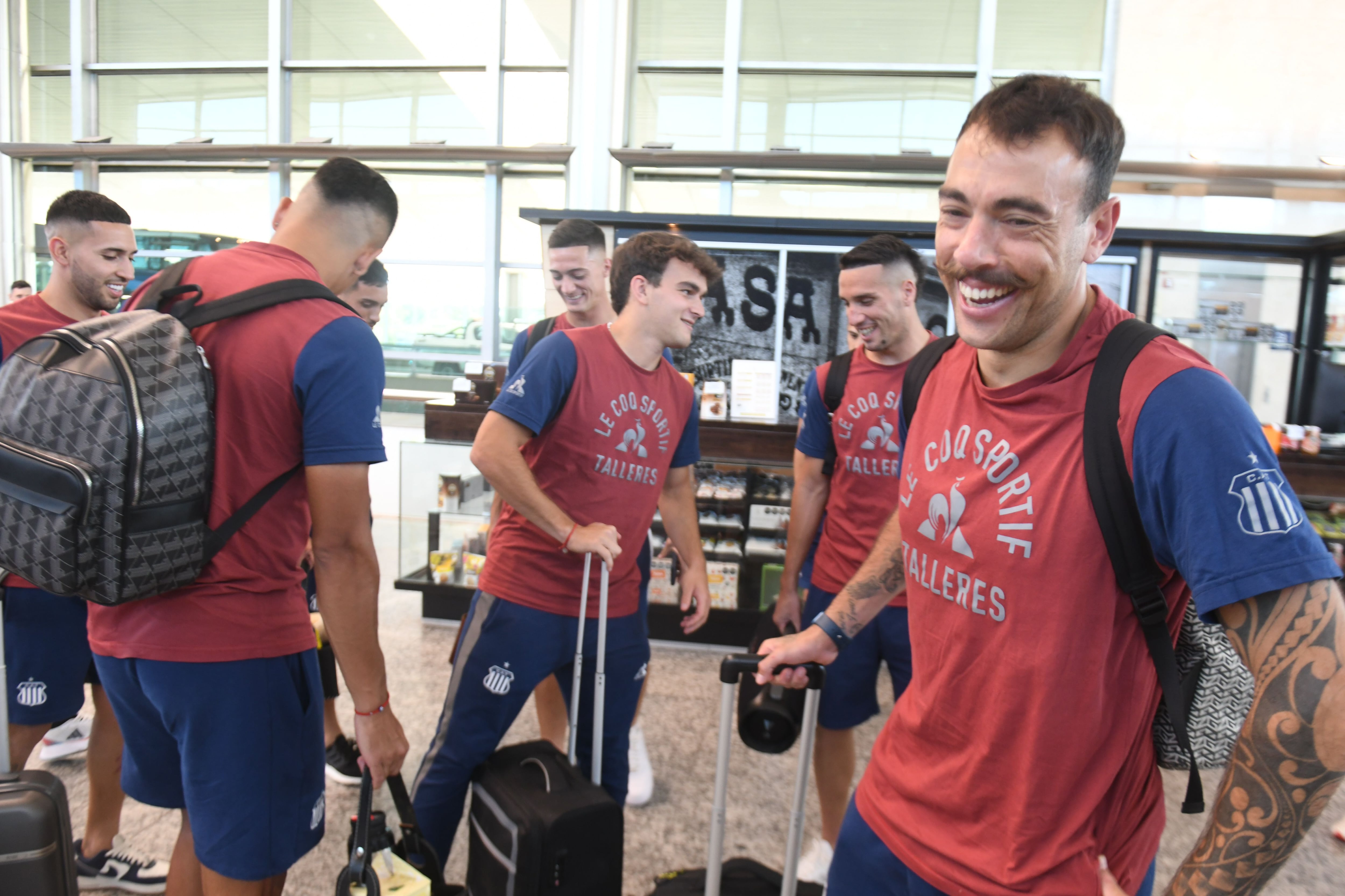 Departure from the Córdoba airport of the players and coaches of Club Atlético Talleres to Ecuador to play in the Copa Libertadores match.